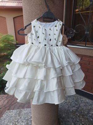 Нарядное платье для девочки 2 года