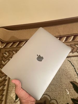 MacBook Pro 2018 (13-inch) – A1989