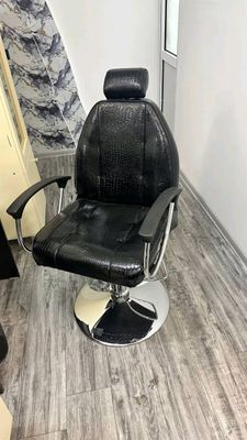 парикмахерской кресло +помощник всё новое