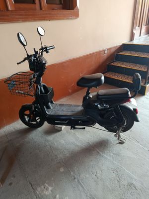 Skuter sotiladi 250 vatli