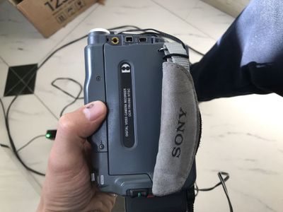 Sony Handycam sotiladi xolati rasmda ko’rishingiz mumkin