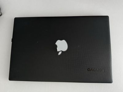 Lenova noutbook 2020 4/1Tb