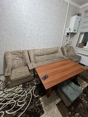 Yumshoq mebel sotiladi