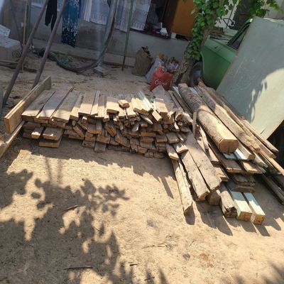 Tosin poli taxtalari va shu rasimdi boshqalar sotiladi
