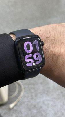 Apple watch se2 44mm starlight
