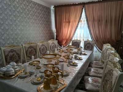 Продаётся стол и 12 стульев б/у