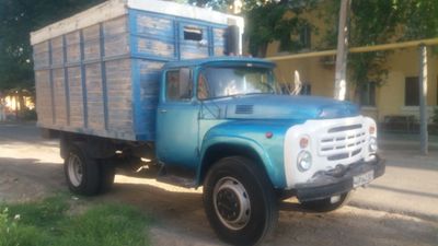 Zil 130 pritsepi bilan srochni sotiladi