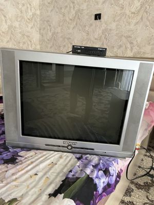 Televizor sotiladi