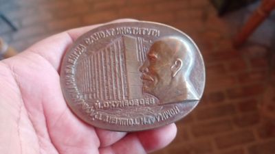 Продам настольную медаль