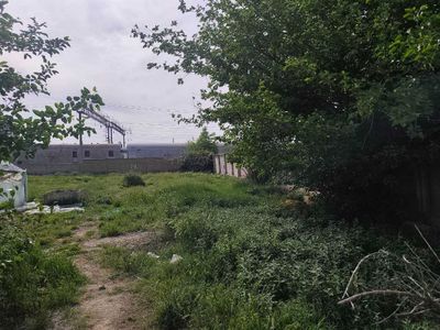Ер сотилади Зангиота 12 сотихдан, ишлаб чикаришга хам кулай жой