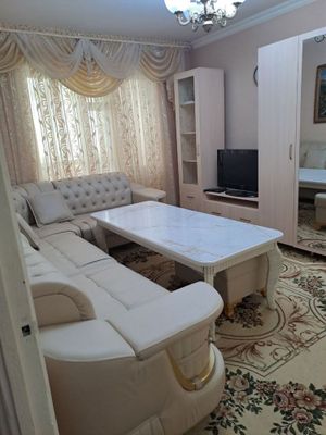 Срочно сдается 1комнатнач кв в центре города Наваи