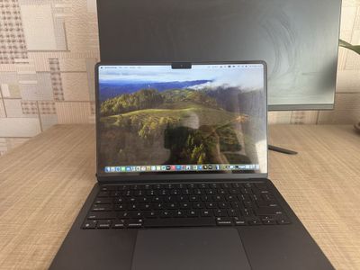 MacBook Air m2 13ich 256