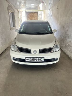 Nissan tiida sotiladi