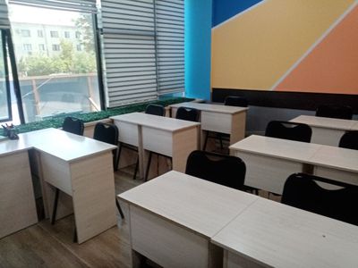 Стол стул сотилади