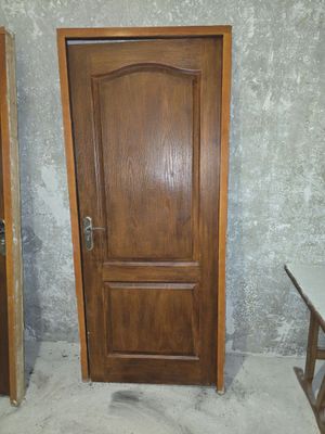 Продам двери в хорошем состоянии