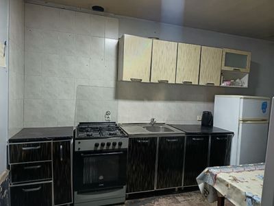 Qizlarga sheriklikka arenda uy
