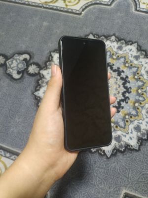 Продам redmi note 11 с гарантией.