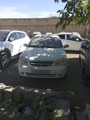 Lasetti 1.8 2009 yil udari yo chaqa chuqasi bor