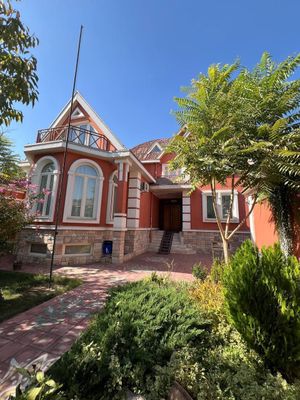Продается дом в Яккасарайском районе 10 сотки участок