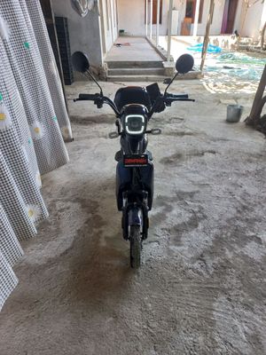 Skuter sotiladi she