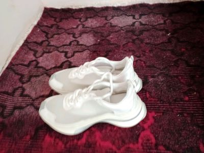 kirasofa 38 razmer qizlar uchun bir marta kiyilgan