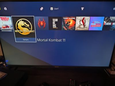 PS4 slim сотилади ичида 8 уйини бор