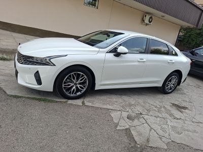 Kia K5 2-pozitsiya srochni sotiladi