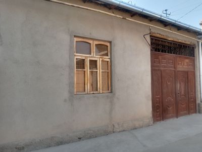 Uy sotilad narsalar bilan