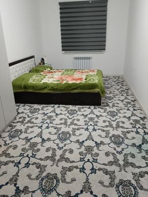 Chilonzor Olmazor metrosi oldida kvartira bor bezmakler