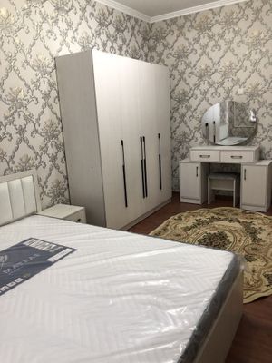 Yakkasaroy Rakat mahalla metrosi oldida 2 xonali uy ijaraga beriladi o