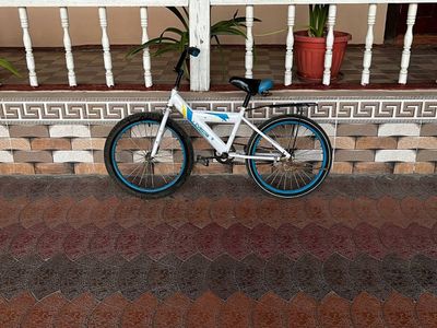 Velosiped sotiladi 20 duym Продается велосипед 20 дюймов