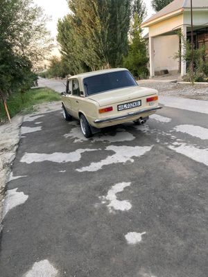 vaz 21011 sotiladi