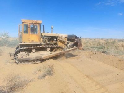 Bulldozer T-130 holati a'lo