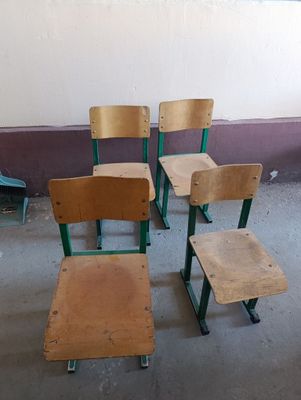 Stullar bor oltmish ming so'mdan