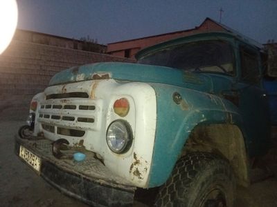 Kabina sotiladi zil 130