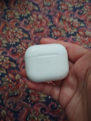 Air pods bluetoohli naushnil