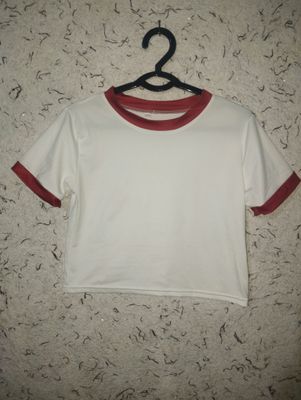 Futbolka sotiladi