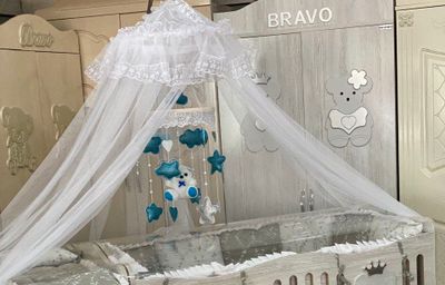 Bravo bolalar uchun shkaf va krovat