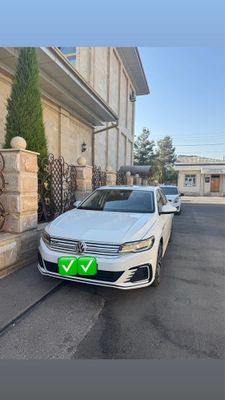 Volkswagen E-bora 2020