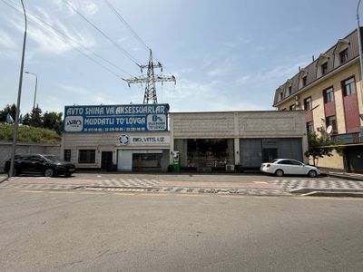 Отдельно стоящее здание продаётся 1 я линия Юнусабад 17 гор больница.