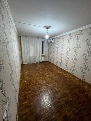 *3 комнатная. Кирпичный.