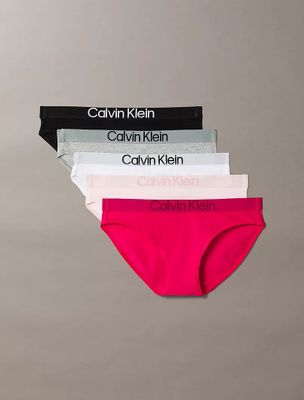 Бикини и стринги от Calvin Klein