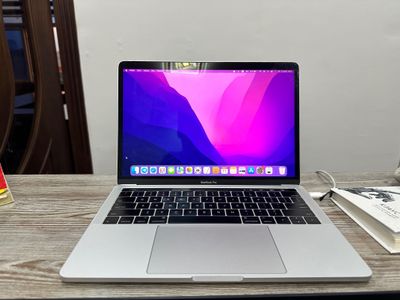 Macbook Pro 13,2