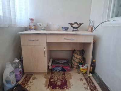 Стол письменный,рабочий.