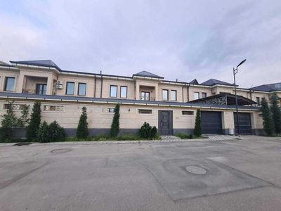 ПРОДАЁТСЯ дом «Sayram Village» British School 3,2 сотки 450 м²