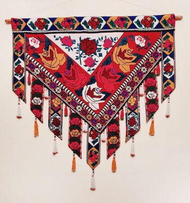 Продается лакайская вышивка