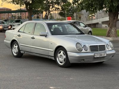 Mercedes Benz E200