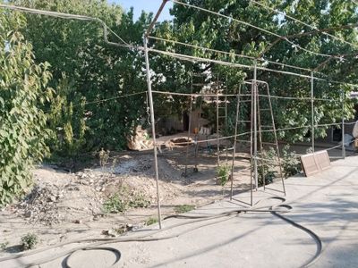 Продаётся половина участка, ( земля)Ориентир Детская Больница.