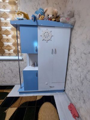 Детский шкаф и диван