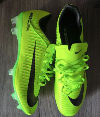 Butsi, Neymar kiyib uynagan madeldan.